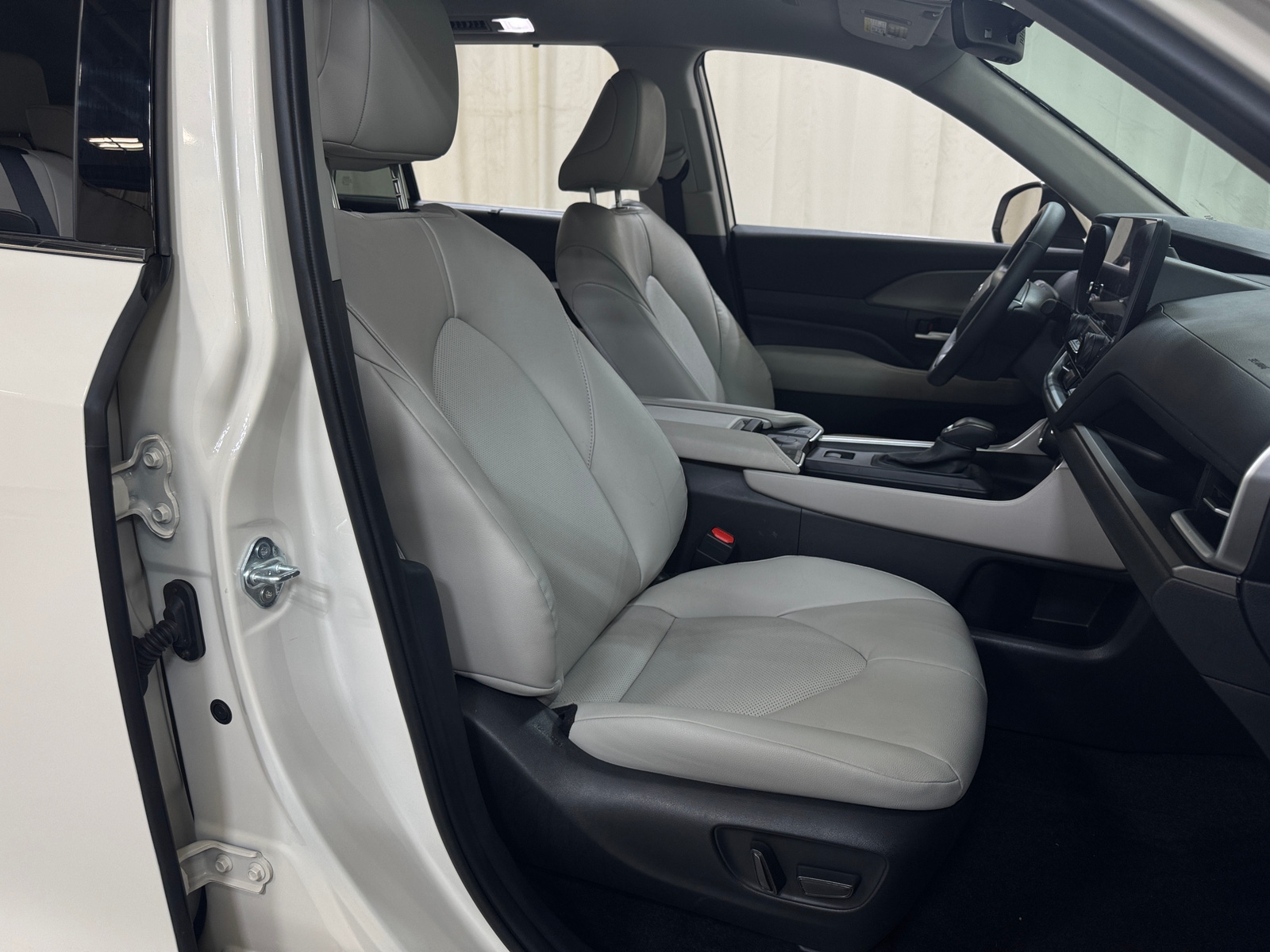Thumbnail: 2024 Toyota Grand Highlander - 2