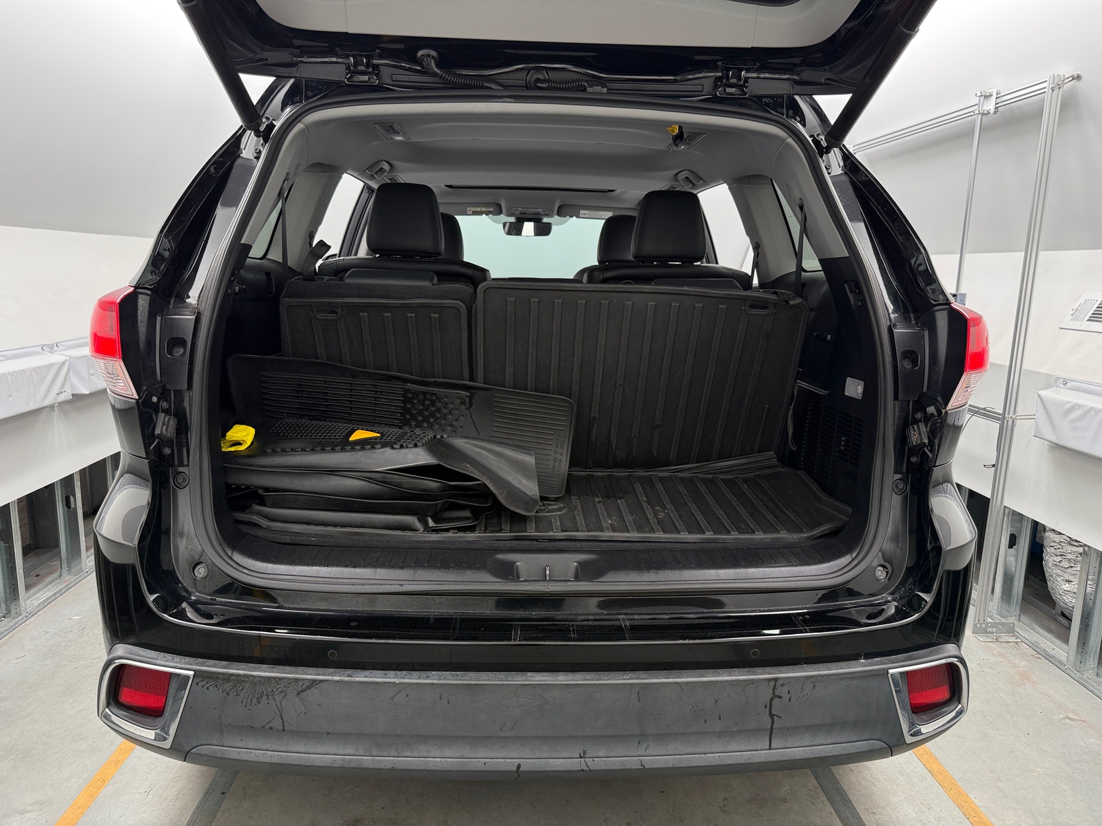 Thumbnail: 2019 Toyota Highlander - 6