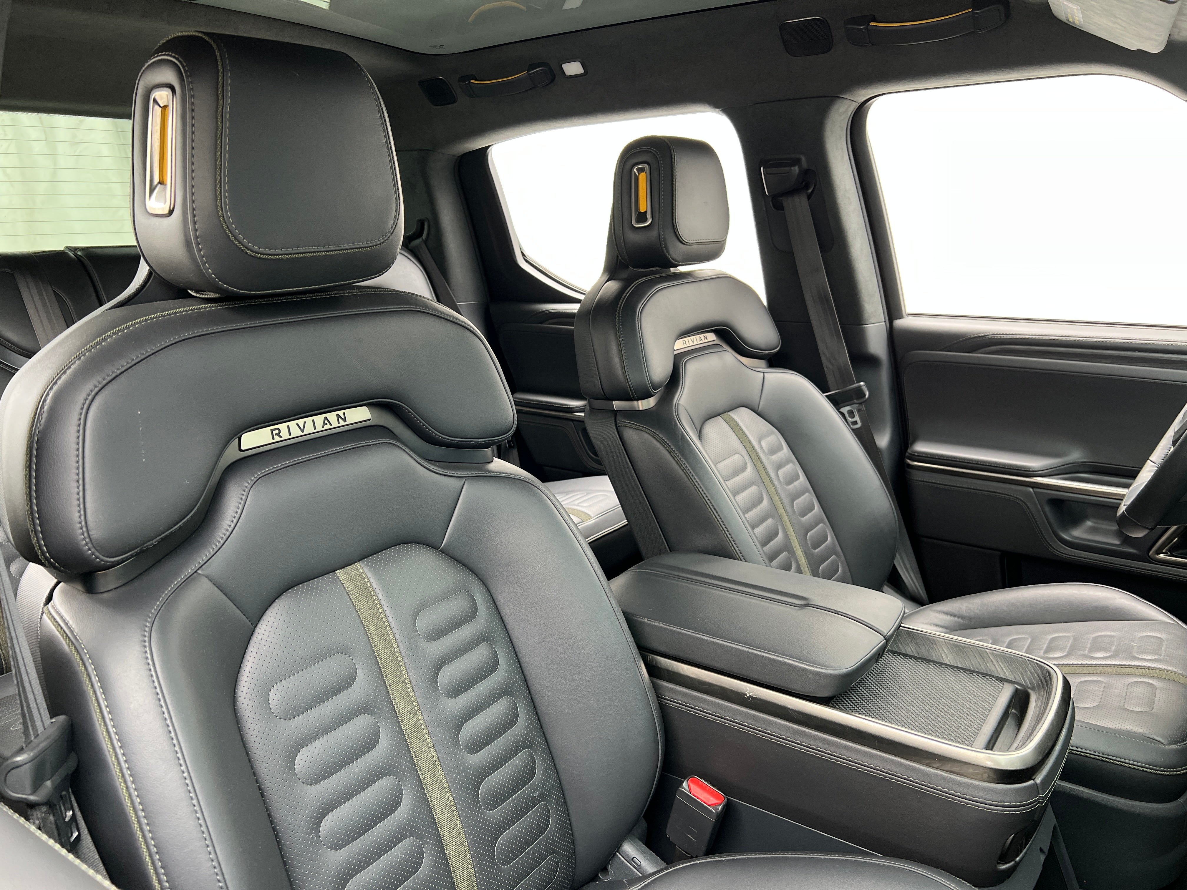 Used 2022 Rivian R1T Adventure with VIN 7FCTGAAA3NN012993 for sale in Auburn, WA
