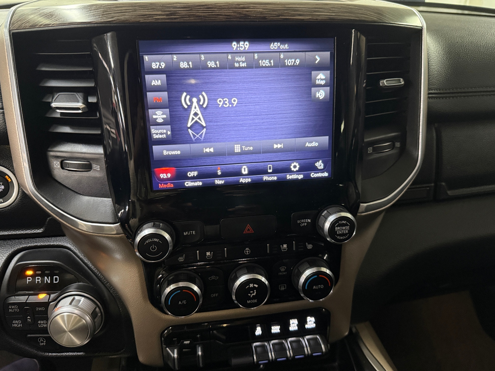 Thumbnail: 2020 RAM 1500 - 3