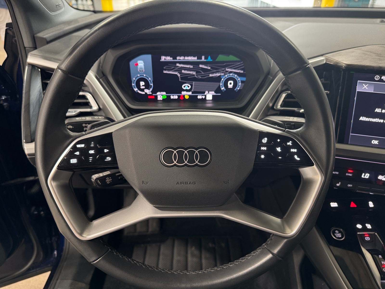 Thumbnail: 2023 Audi Q4 e-tron - 4