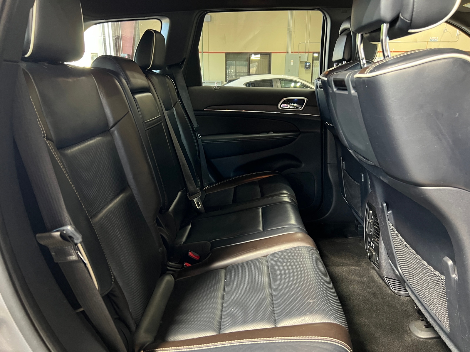Thumbnail: 2015 Jeep Grand Cherokee - 5