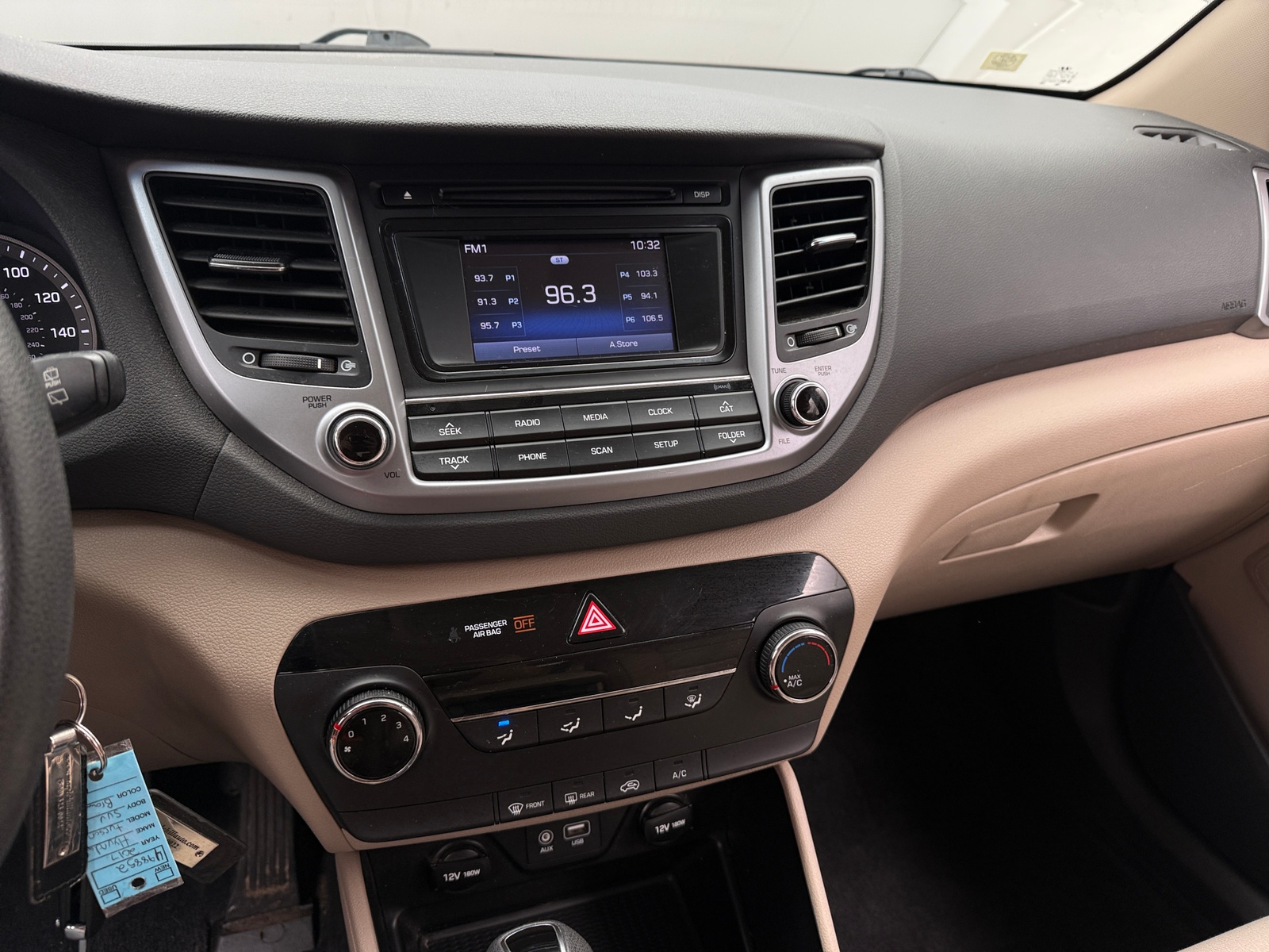 Thumbnail: 2017 Hyundai Tucson - 4