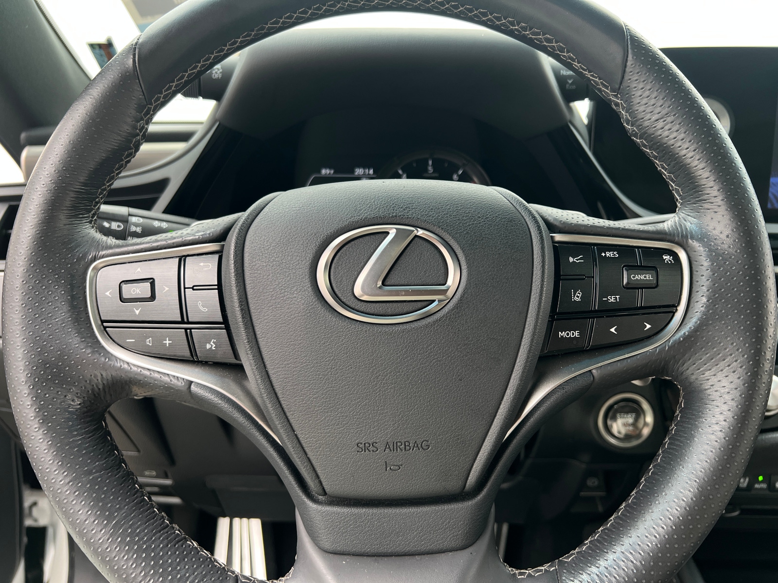 Thumbnail: 2022 Lexus ES - 4