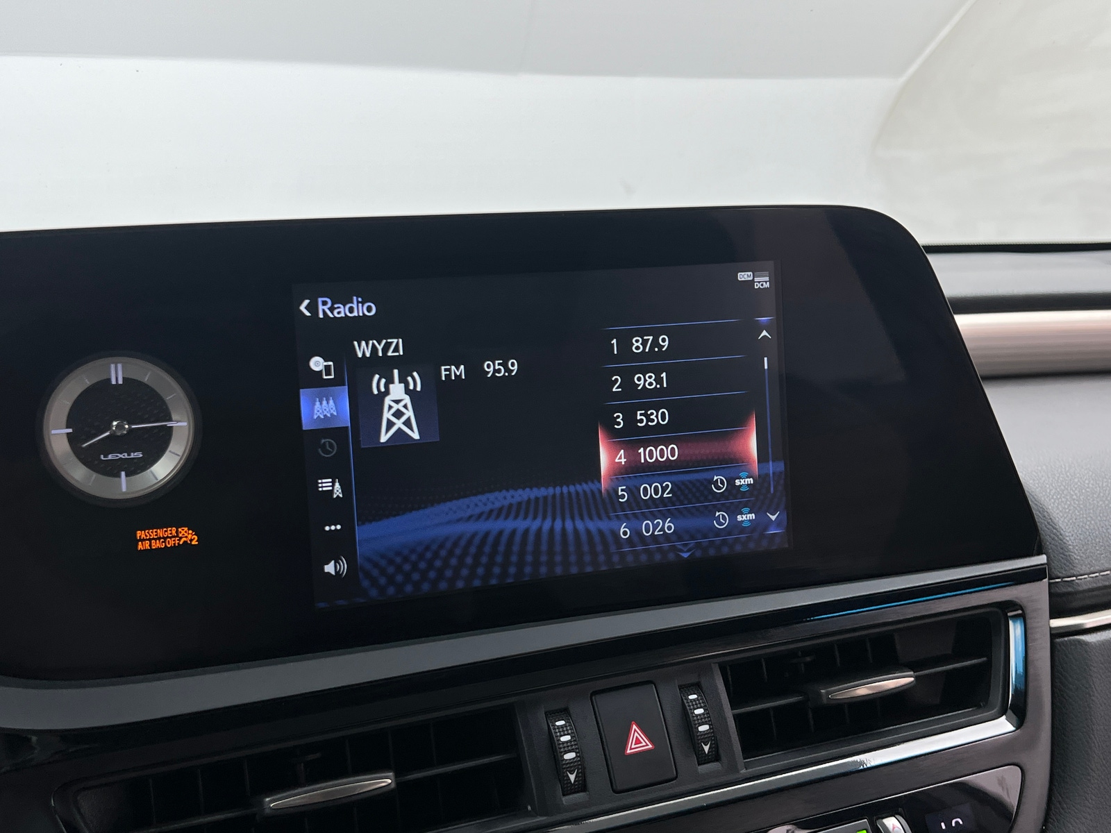 Thumbnail: 2022 Lexus ES - 3