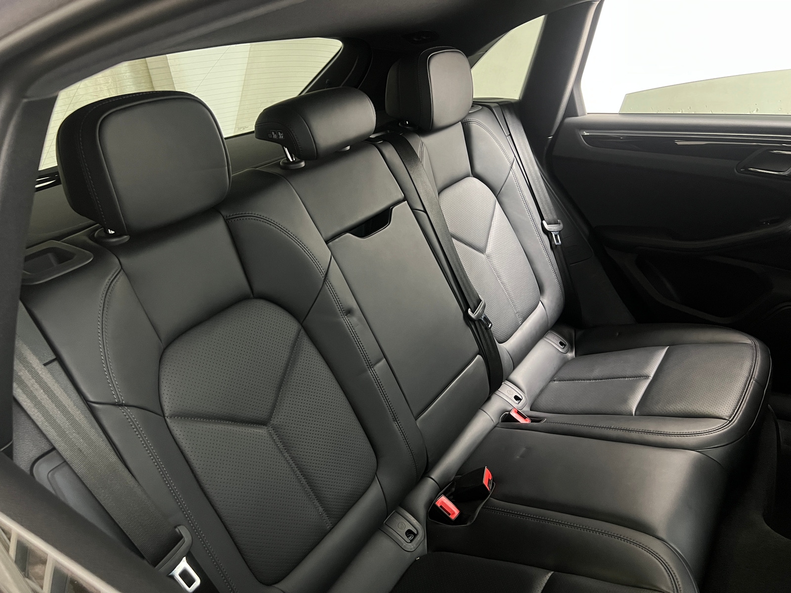 Thumbnail: 2023 Porsche Macan - 5