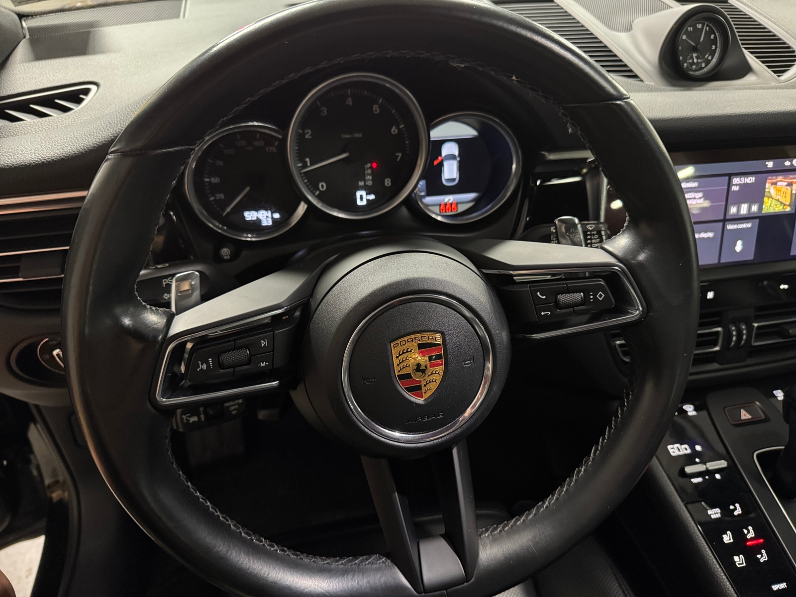 Thumbnail: 2023 Porsche Macan - 4