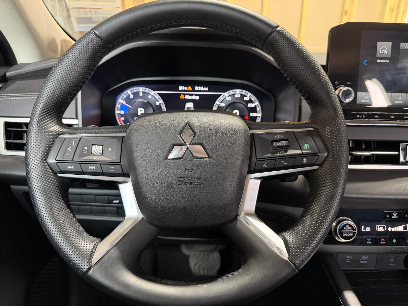 Thumbnail: 2024 Mitsubishi Outlander - 4