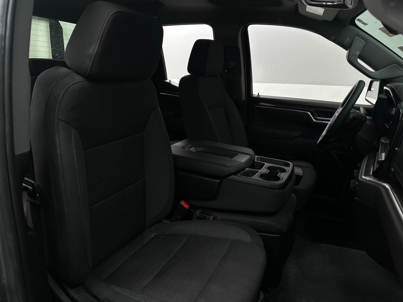 Thumbnail: 2025 Chevrolet Silverado 1500 - 2
