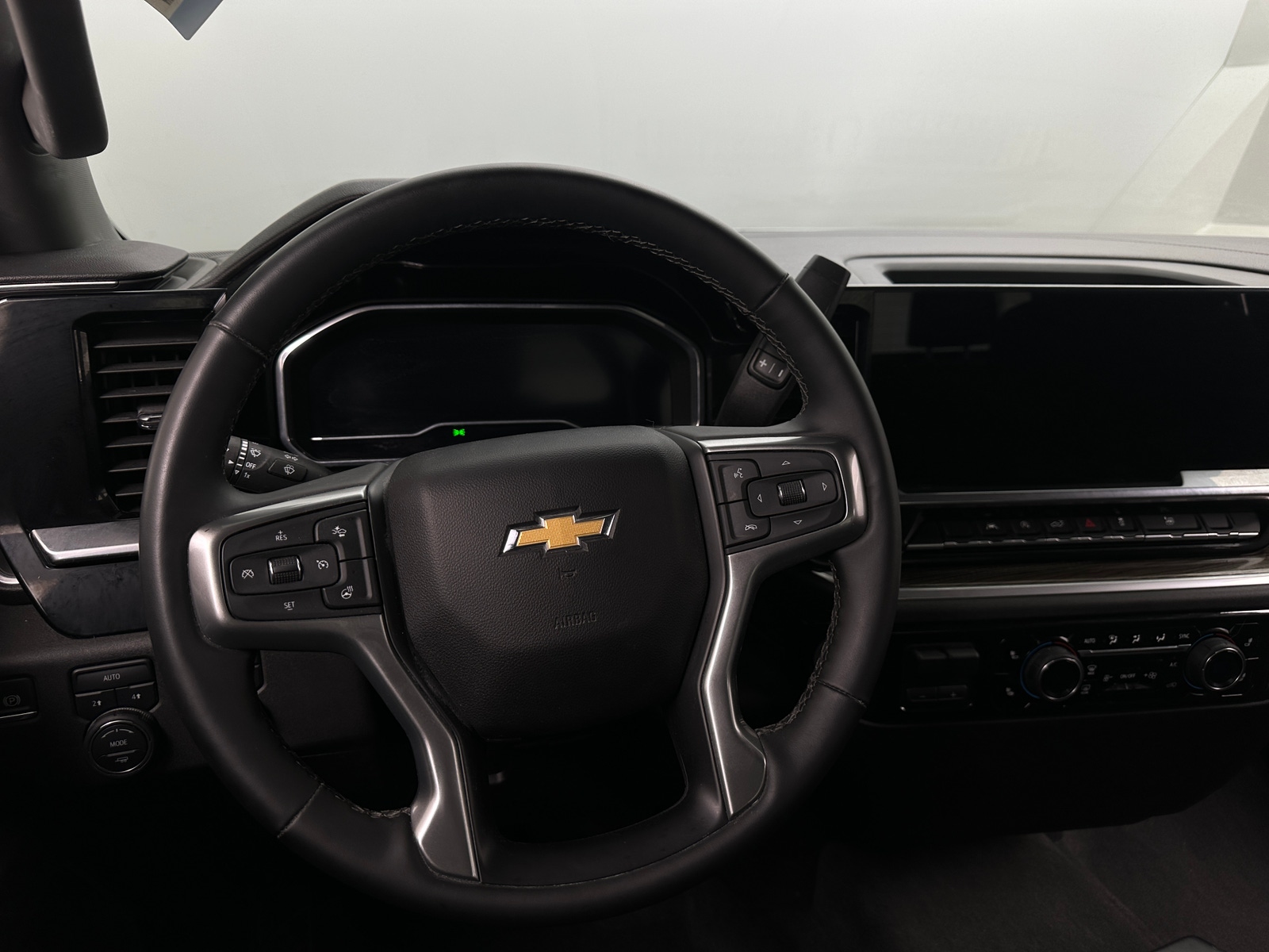 Thumbnail: 2025 Chevrolet Silverado 1500 - 5