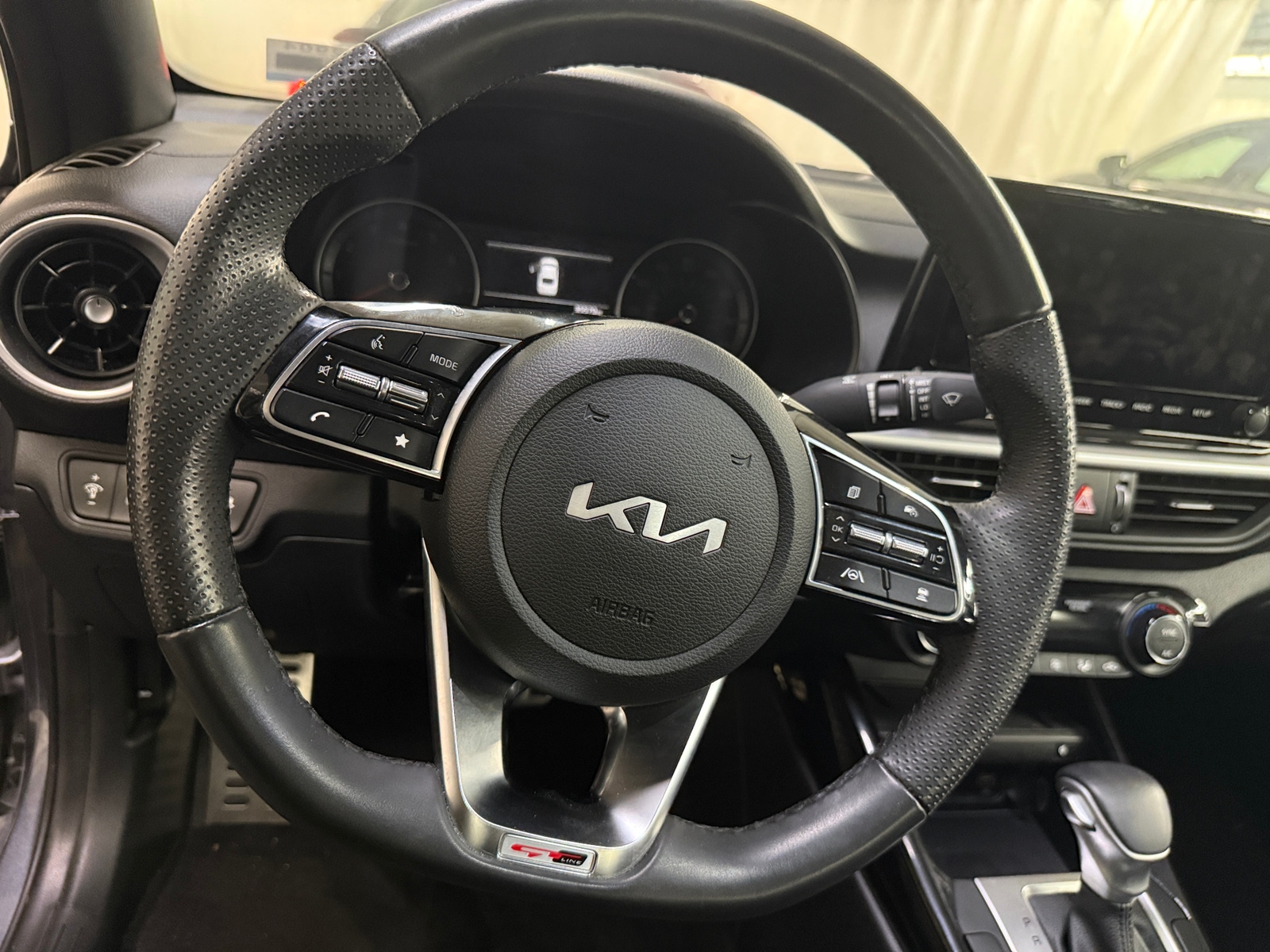 Thumbnail: 2023 Kia Forte - 5