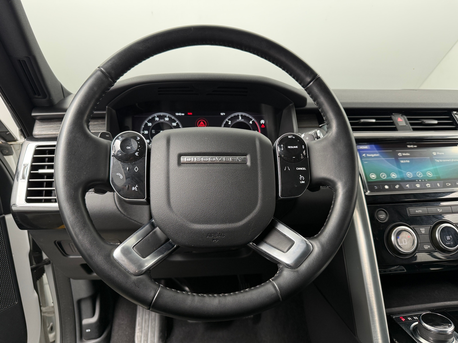 Thumbnail: 2019 Land Rover Discovery - 4