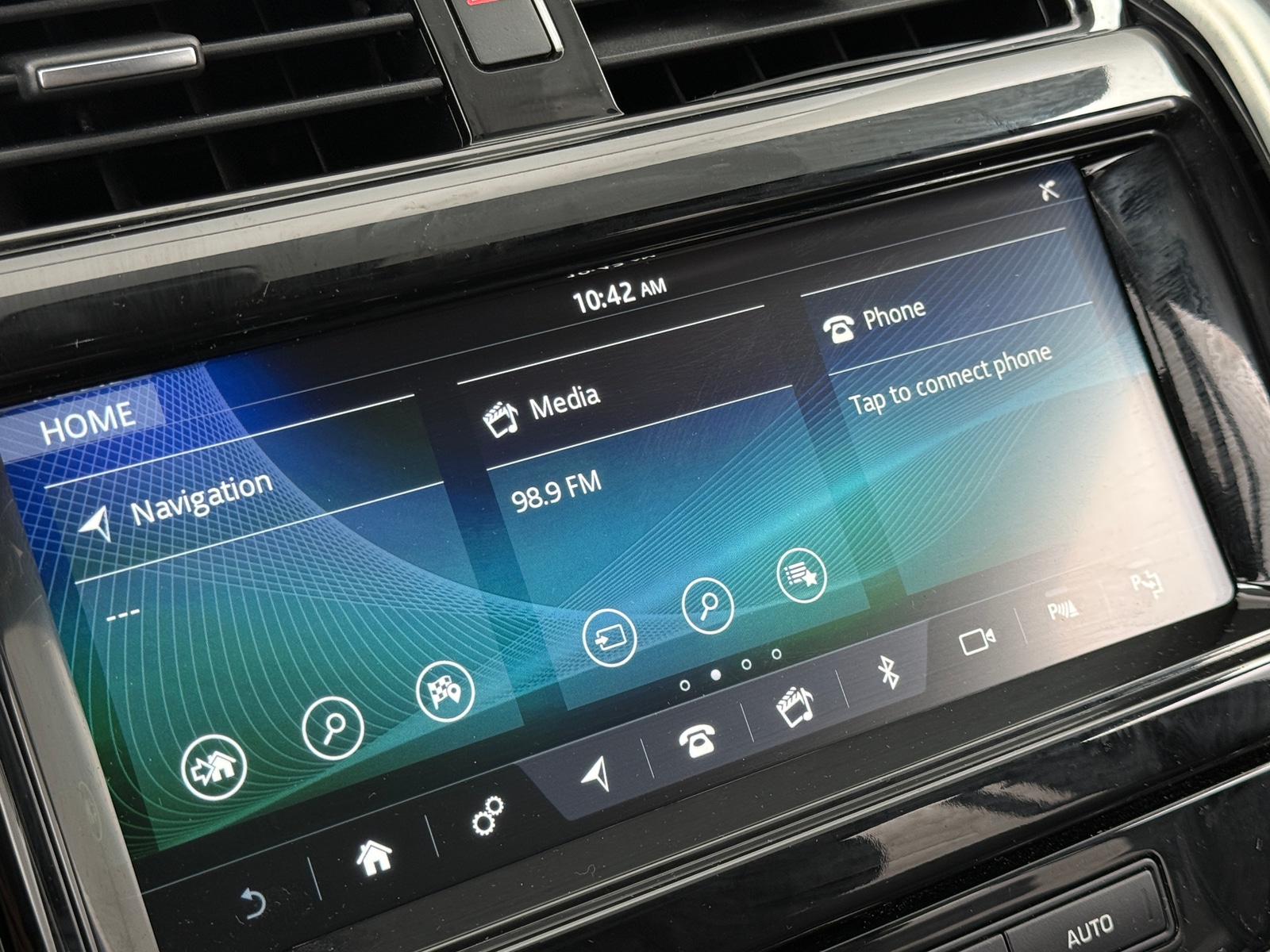 Thumbnail: 2019 Land Rover Discovery - 3