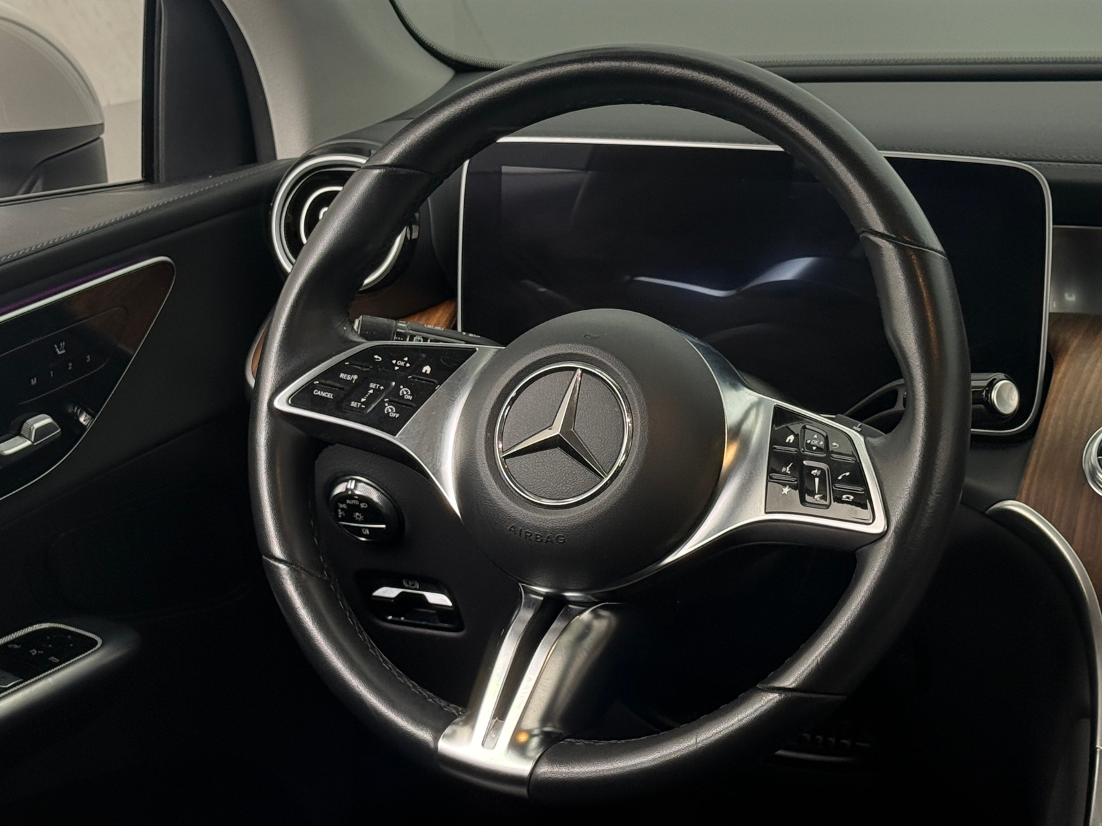 Thumbnail: 2024 Mercedes-Benz GLC - 4
