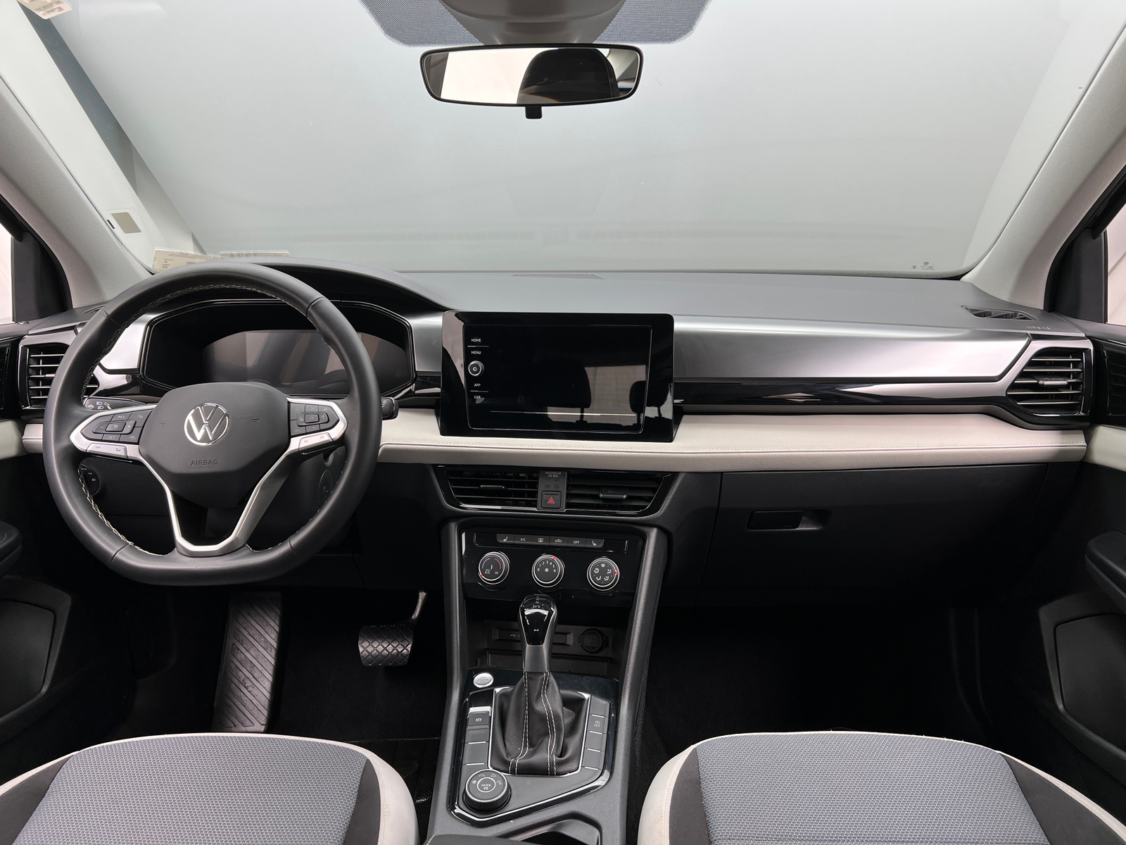 Thumbnail: 2025 Volkswagen Taos - 3