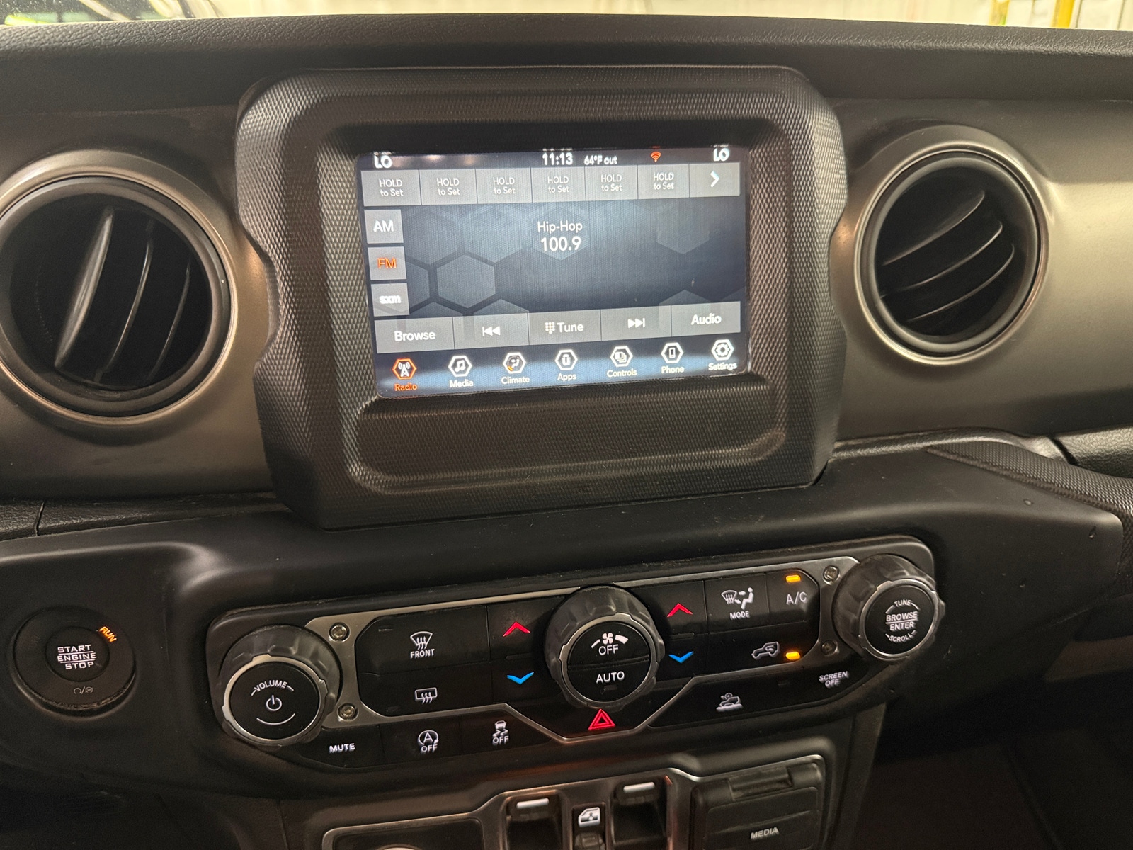 Thumbnail: 2023 Jeep Gladiator - 4