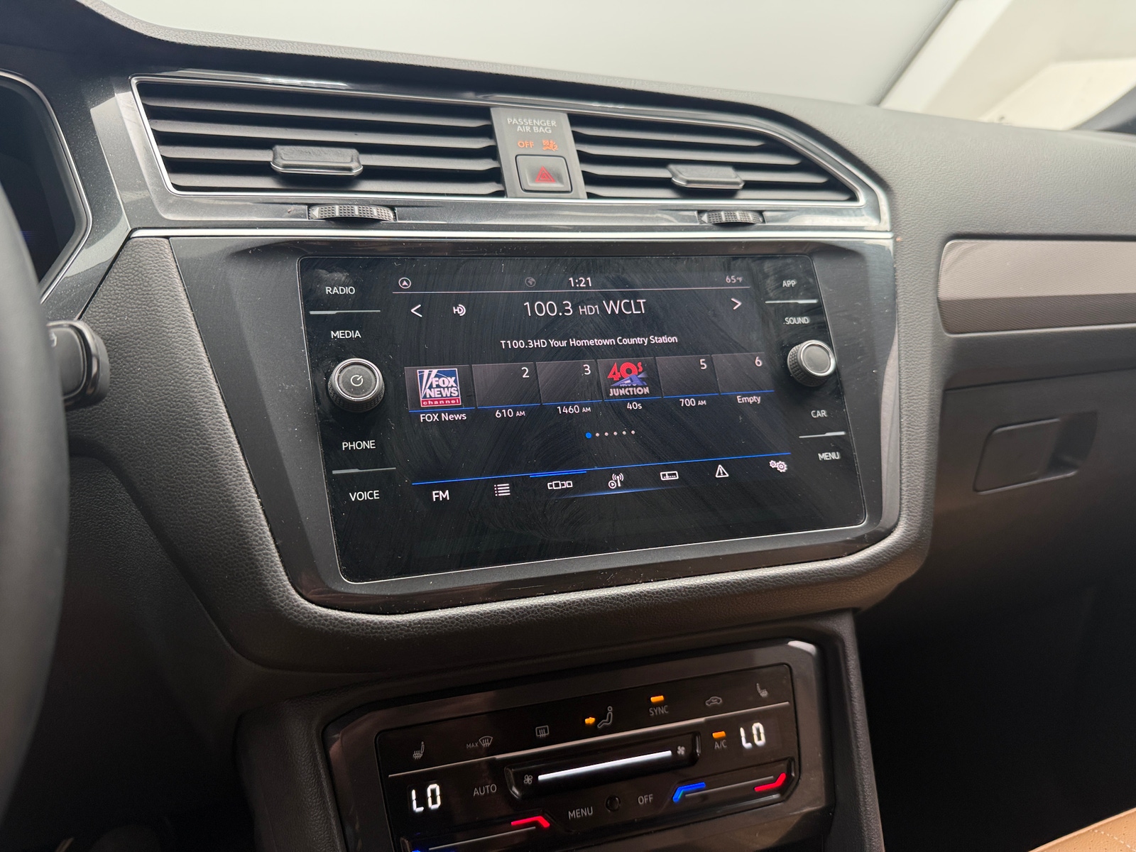 Thumbnail: 2024 Volkswagen Tiguan - 3