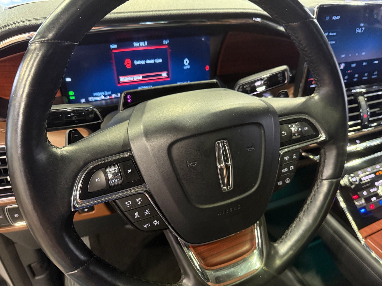 Thumbnail: 2023 Lincoln Navigator - 4