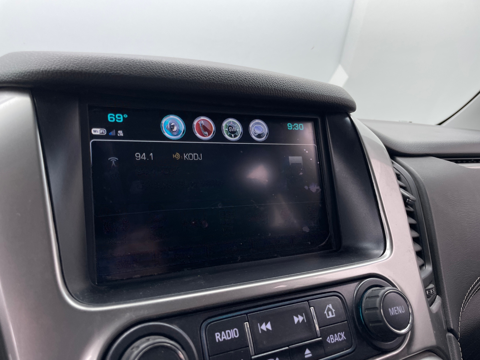 Thumbnail: 2018 Chevrolet Tahoe - 4