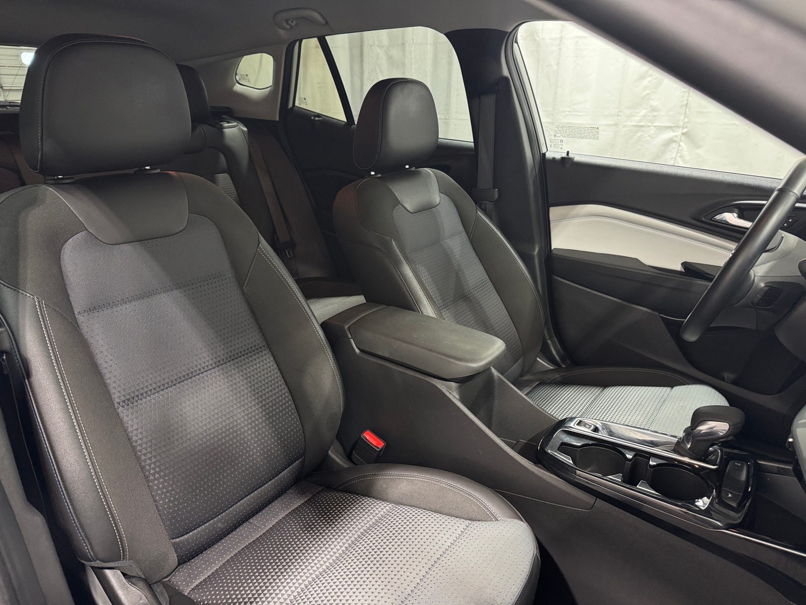 Thumbnail: 2025 Chevrolet Trax - 2