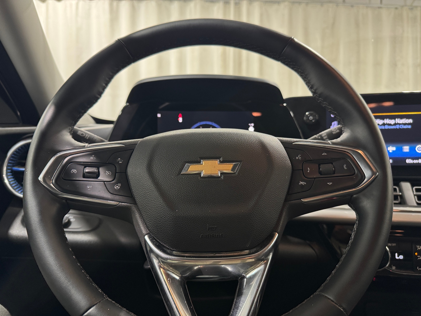 Thumbnail: 2025 Chevrolet Trax - 5