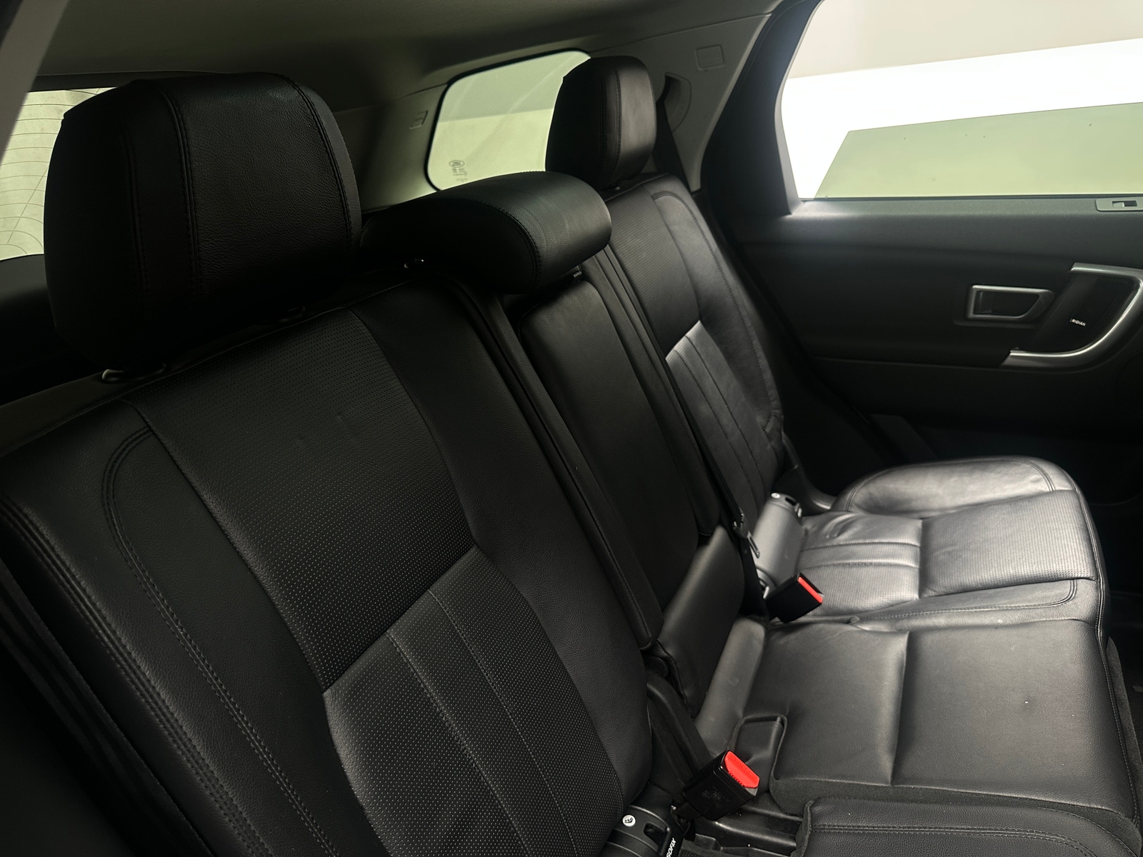 Thumbnail: 2017 Land Rover Discovery Sport - 5