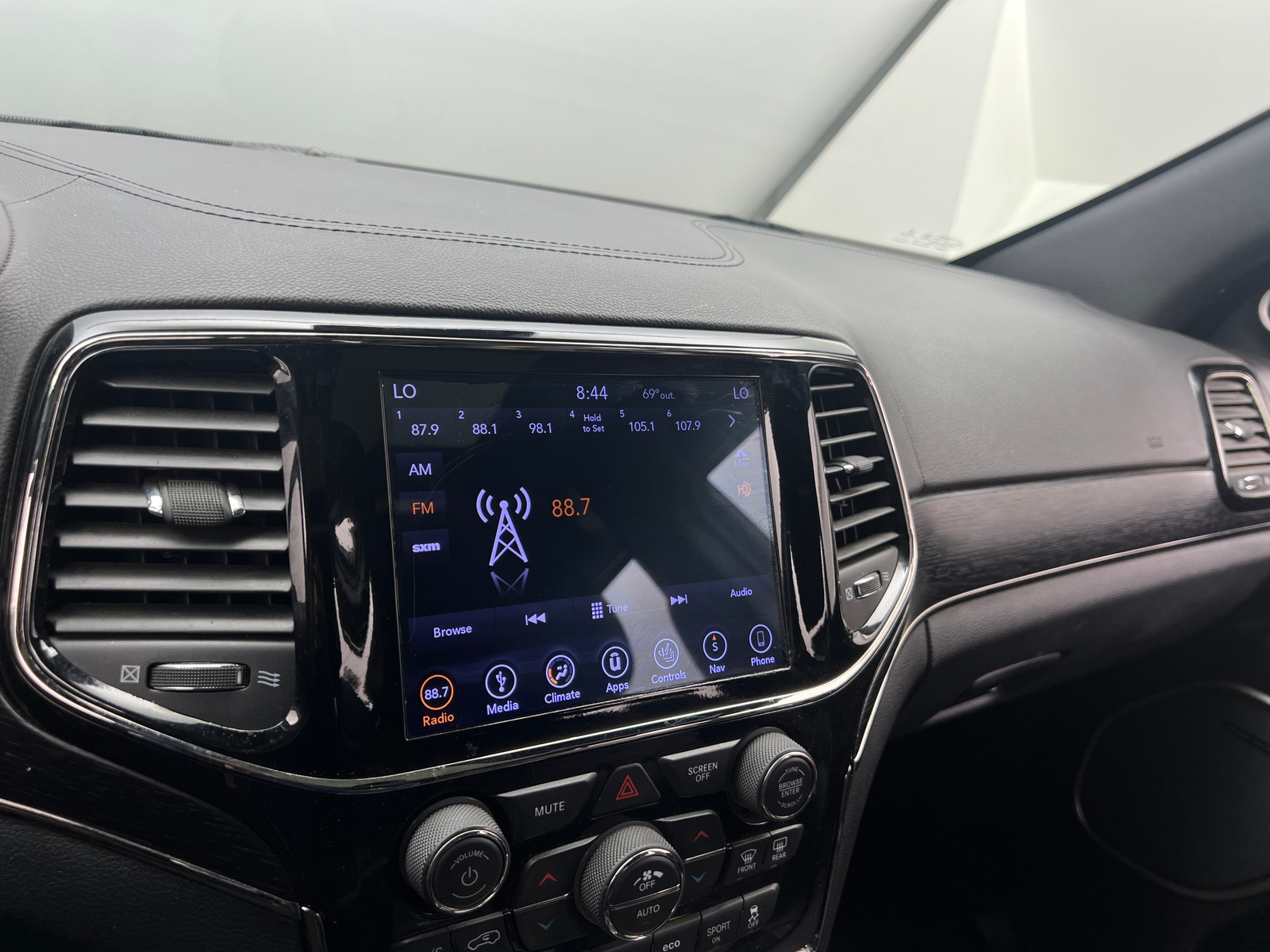 Thumbnail: 2019 Jeep Grand Cherokee - 3
