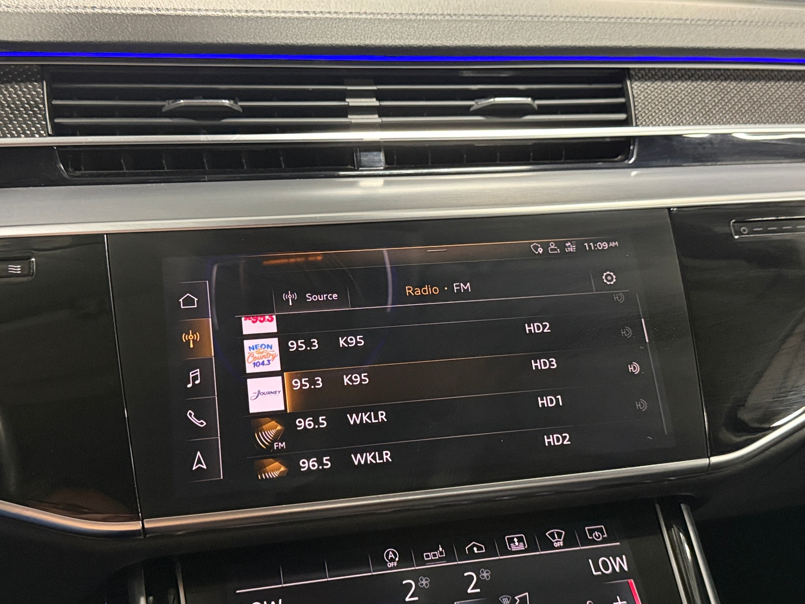 Thumbnail: 2020 Audi S8 - 3