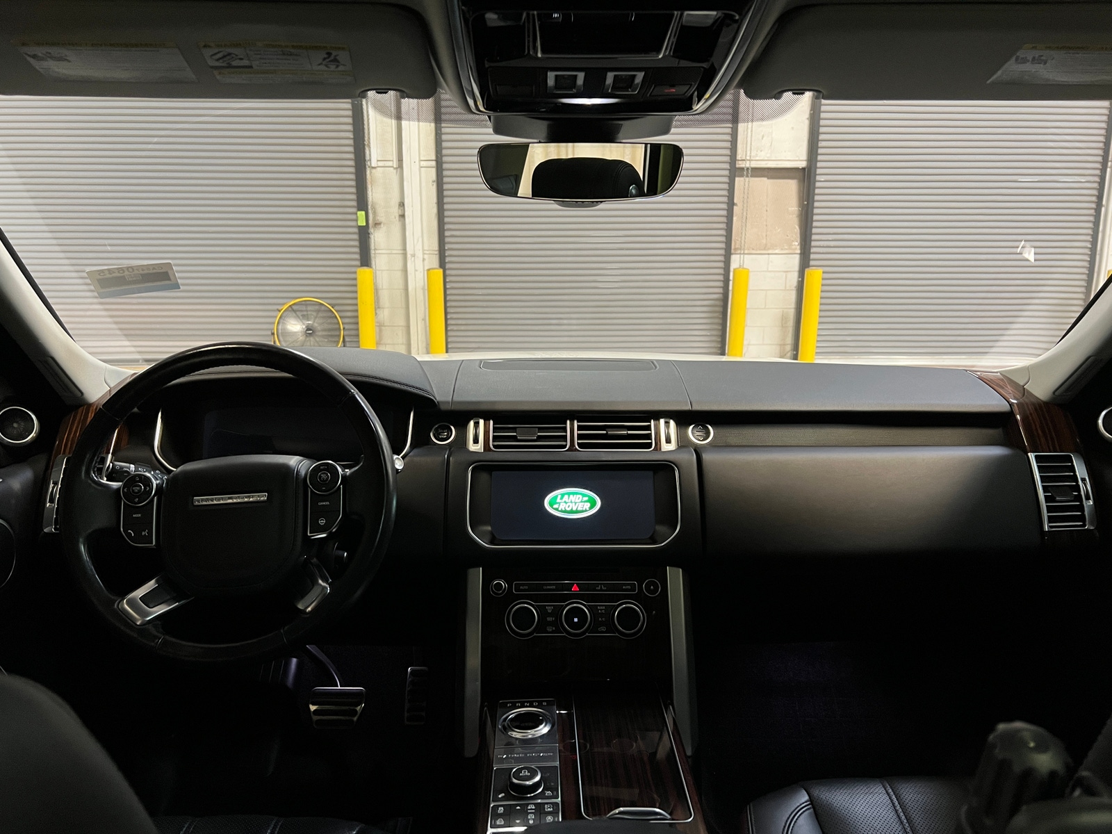 Thumbnail: 2017 Land Rover Range Rover - 2