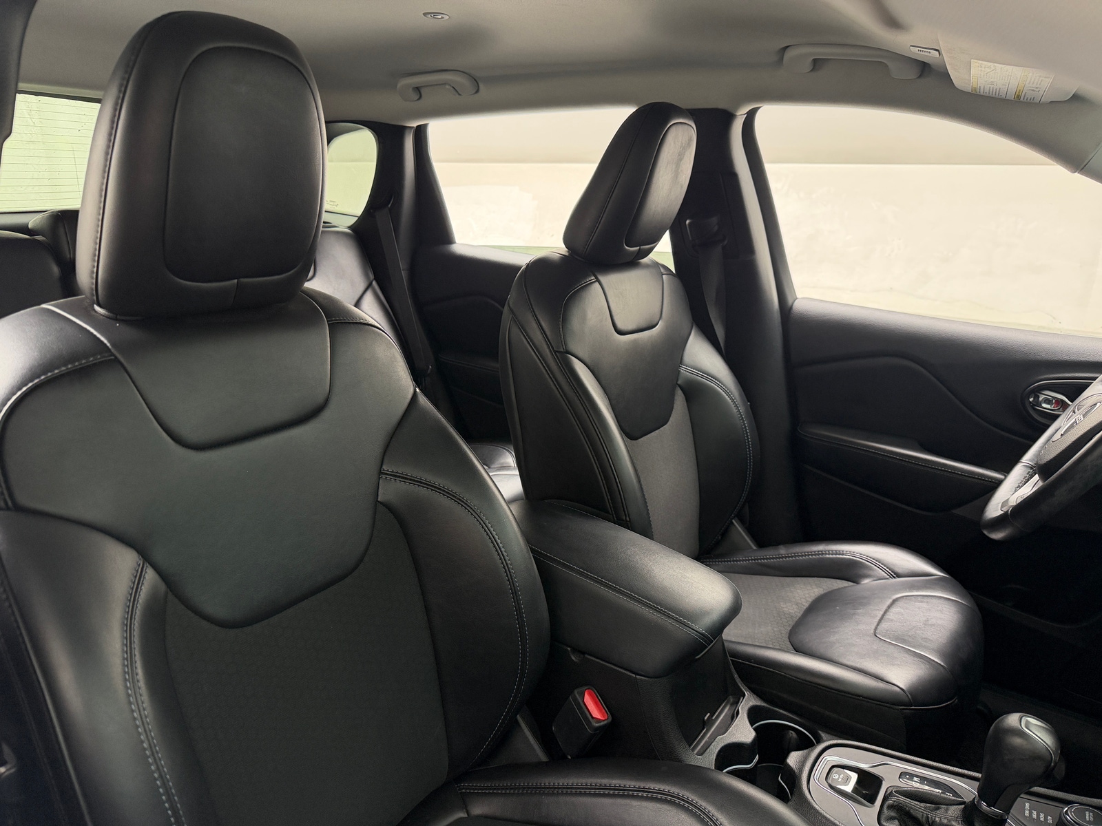 Thumbnail: 2019 Jeep Cherokee - 2