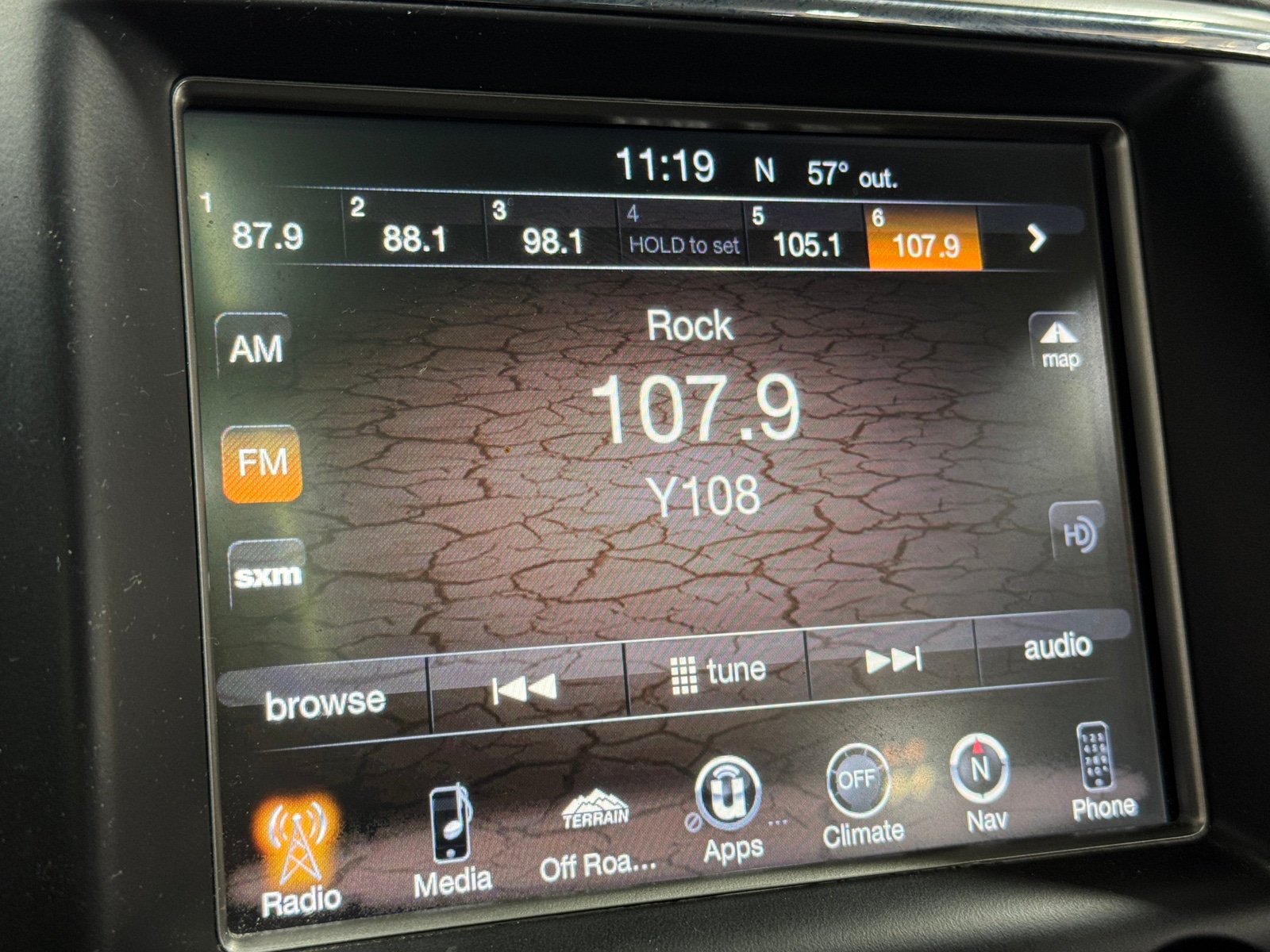 Thumbnail: 2017 Jeep Grand Cherokee - 3