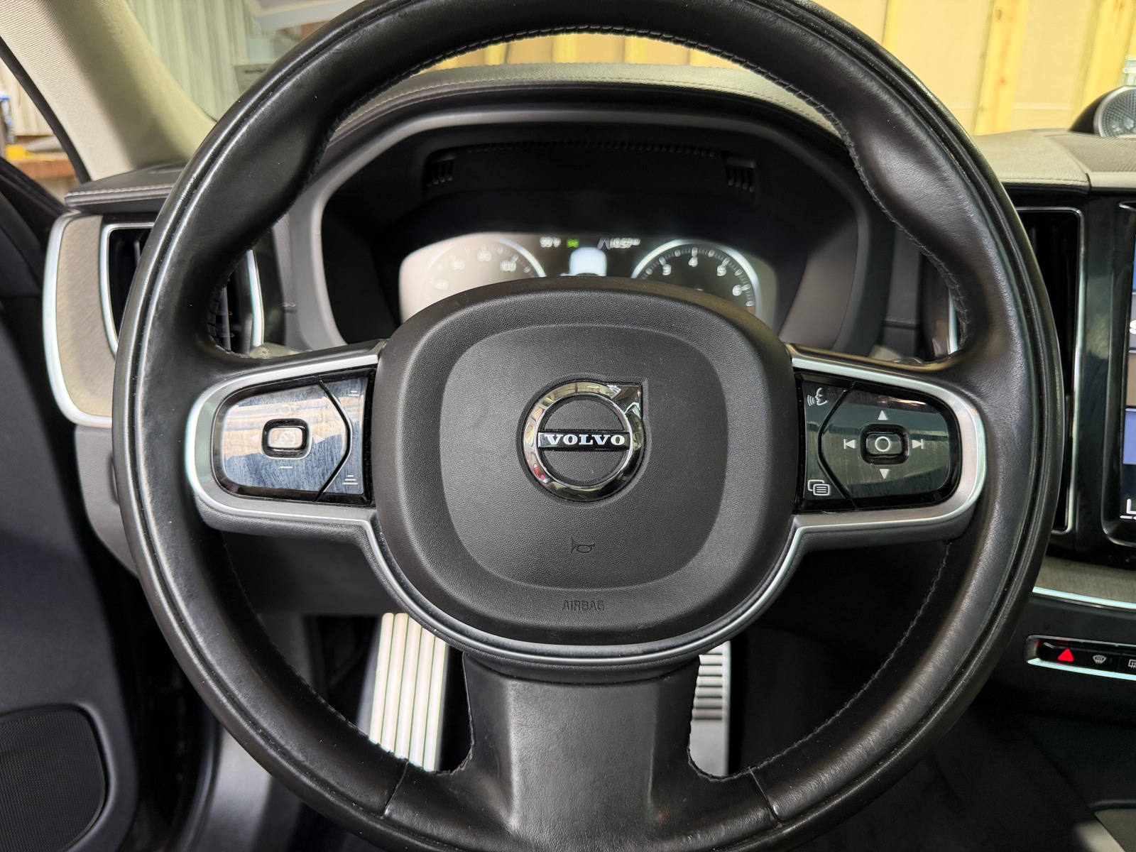Thumbnail: 2018 Volvo XC60 - 4