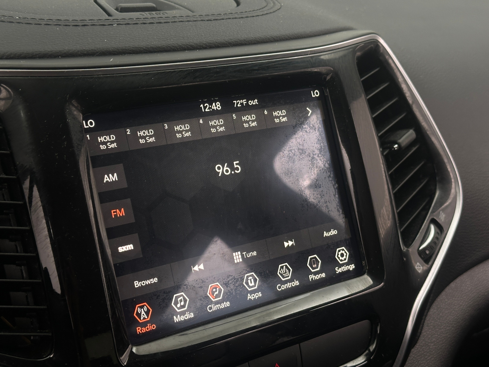 Thumbnail: 2019 Jeep Cherokee - 3