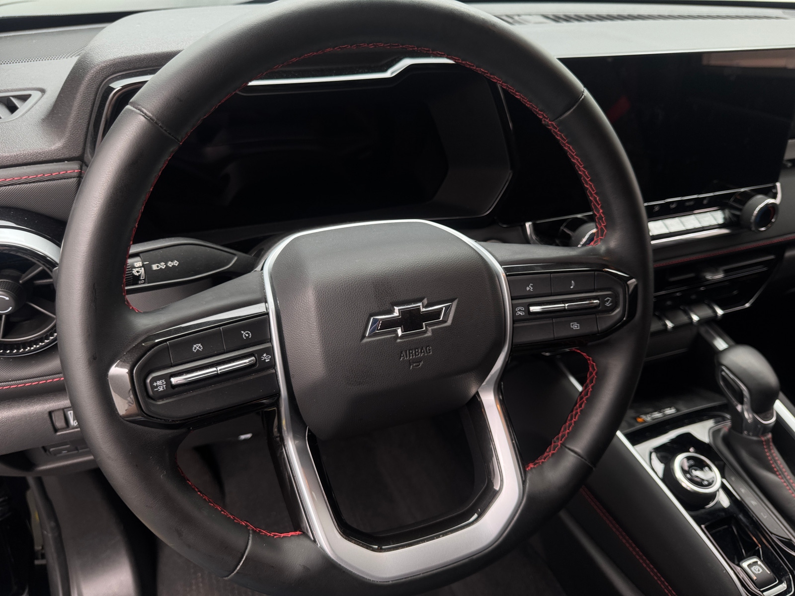 Thumbnail: 2024 Chevrolet Colorado - 5