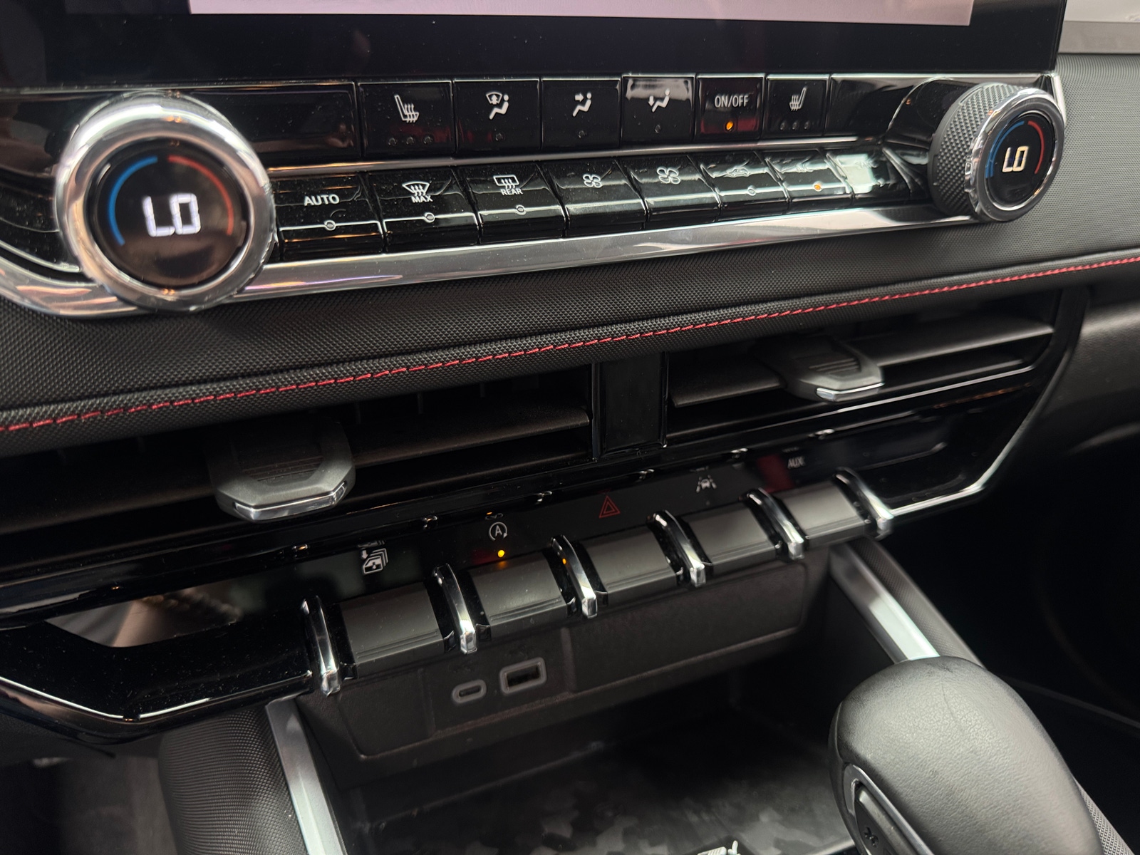 Thumbnail: 2024 Chevrolet Colorado - 4
