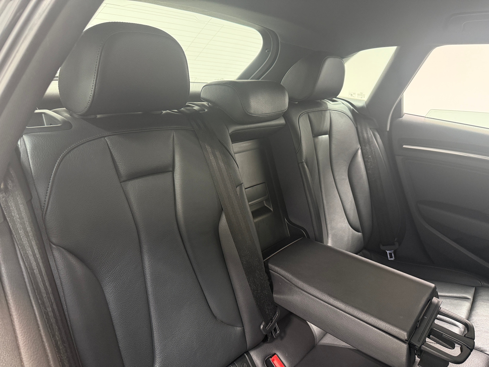 Thumbnail: 2017 Audi A3 e-tron - 5