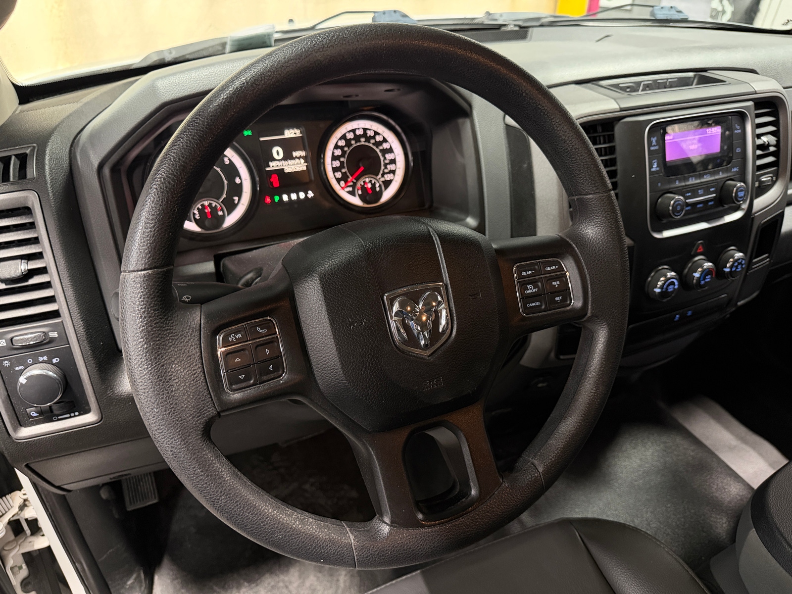 Thumbnail: 2019 RAM 1500 Classic - 4