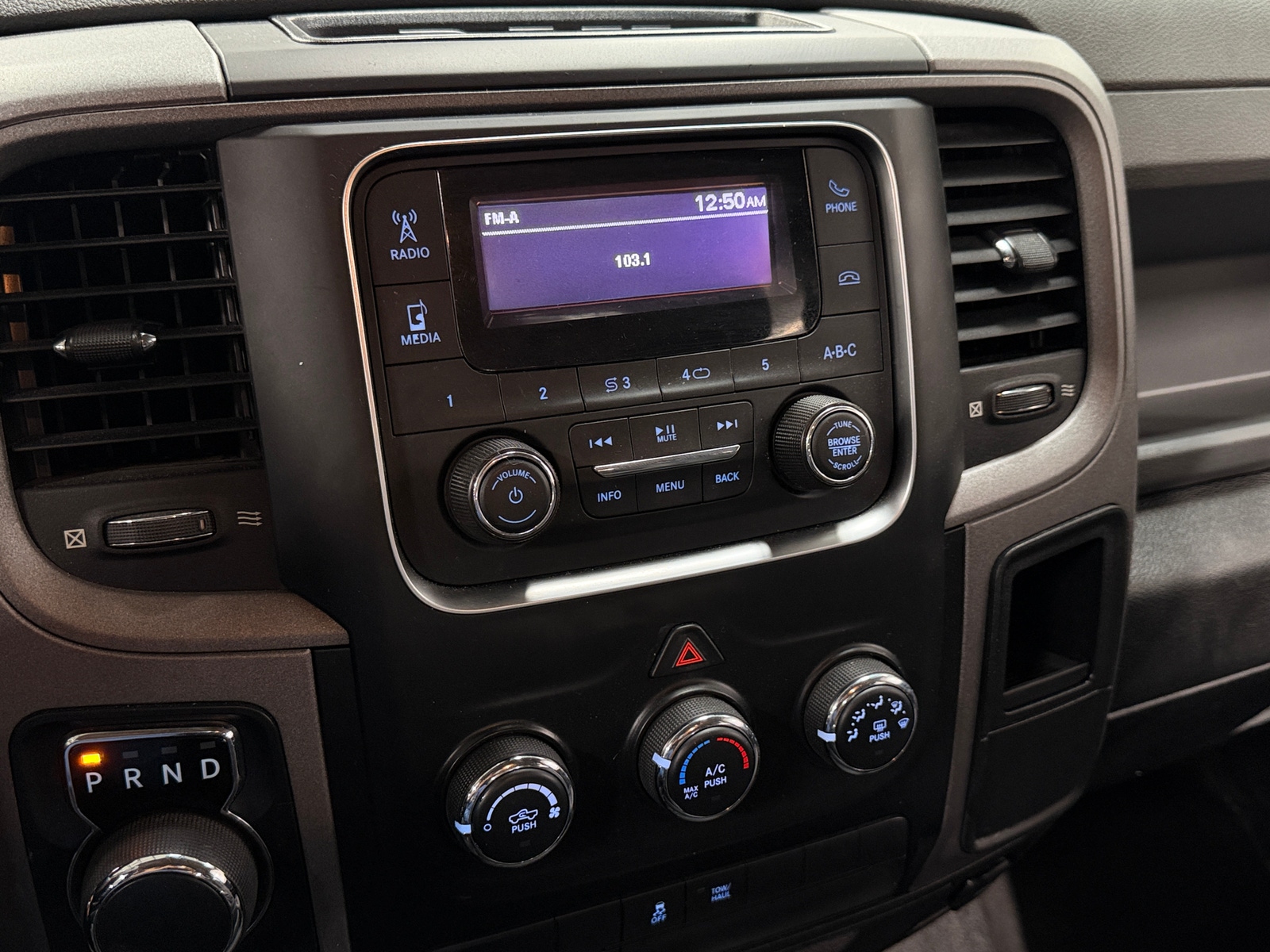 Thumbnail: 2019 RAM 1500 Classic - 3