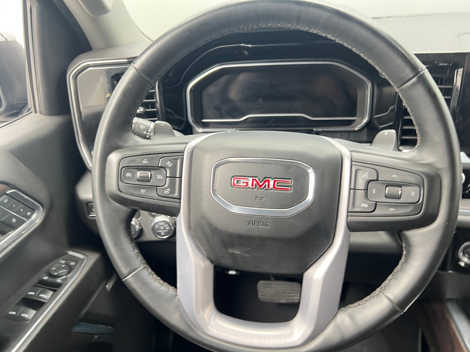 Thumbnail: 2023 GMC Sierra 1500 - 4