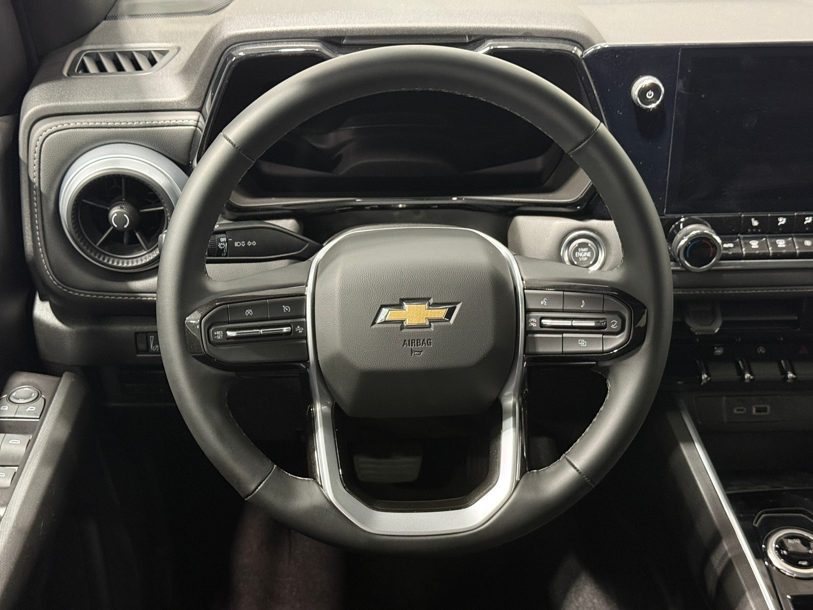 Thumbnail: 2024 Chevrolet Colorado - 5