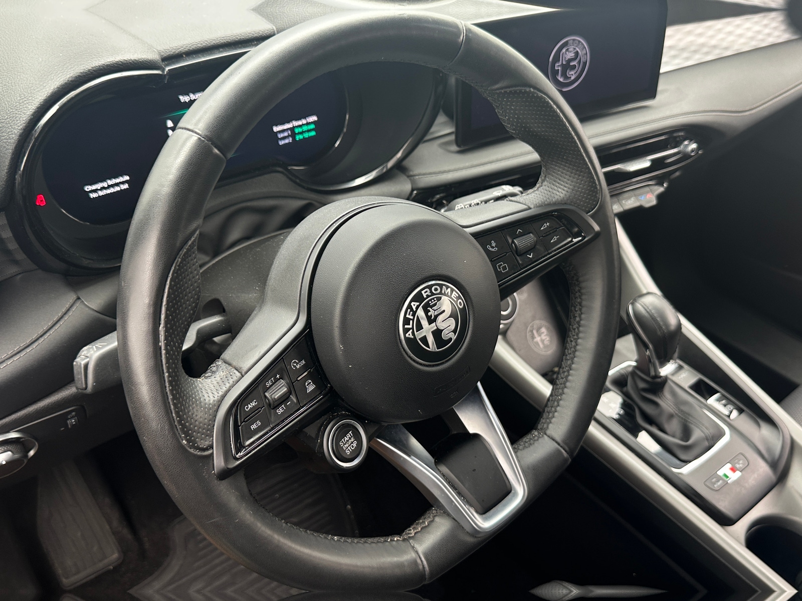 Thumbnail: 2024 Alfa Romeo Tonale - 4