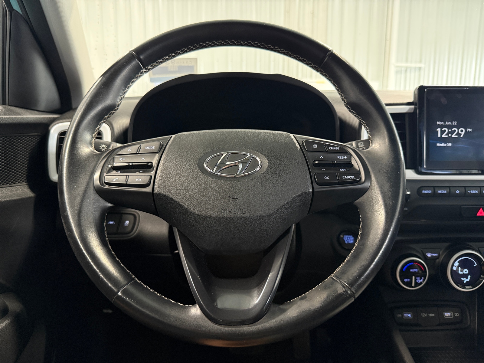 Thumbnail: 2022 Hyundai Venue - 4