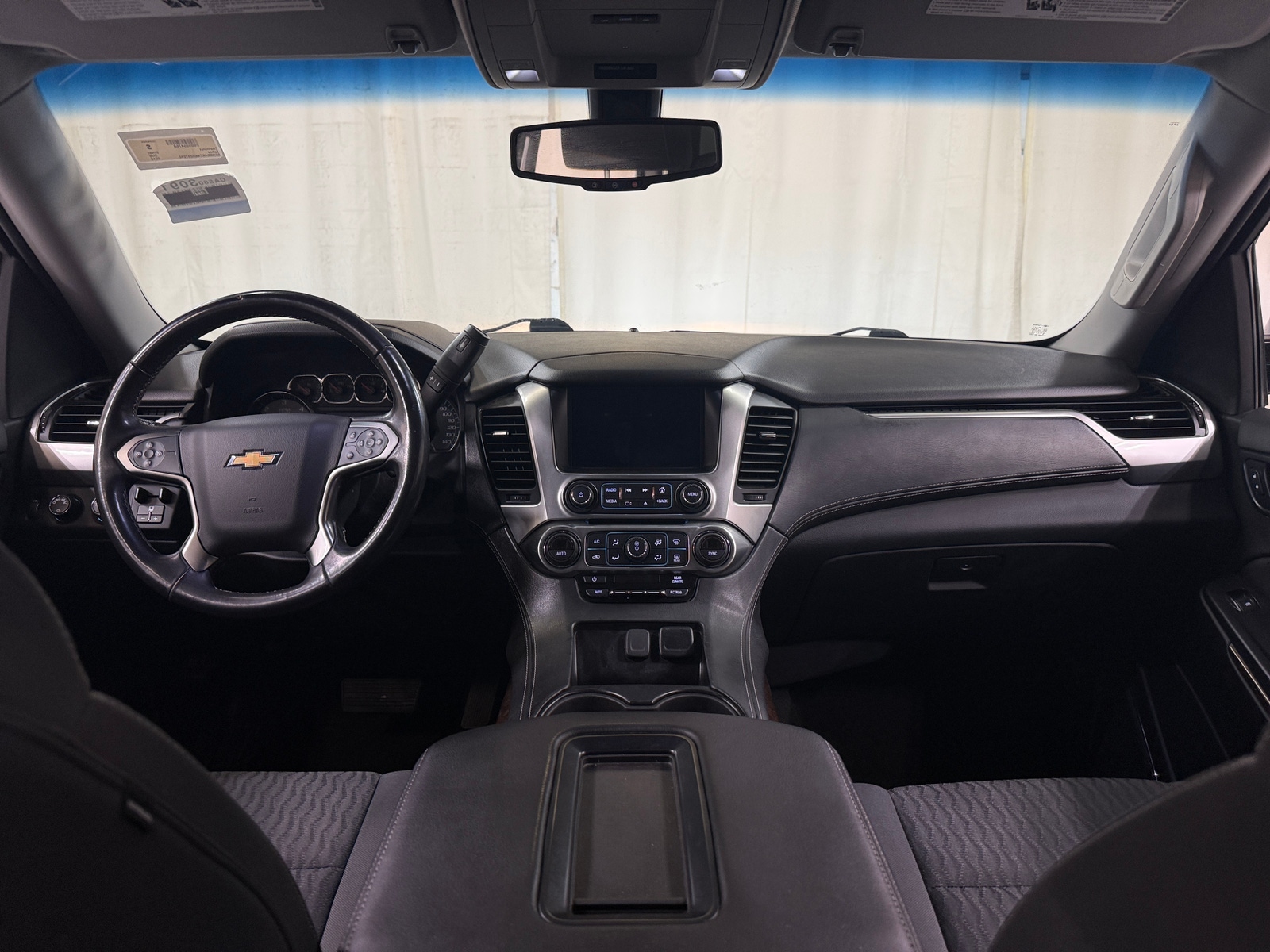 Thumbnail: 2019 Chevrolet Tahoe - 3