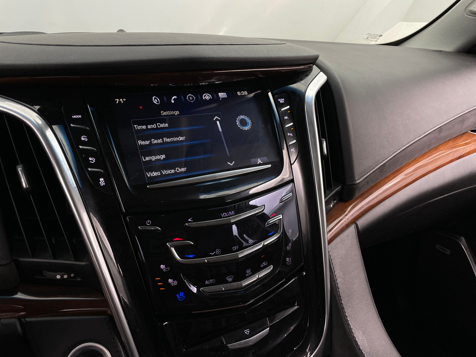 Thumbnail: 2018 Cadillac Escalade - 3