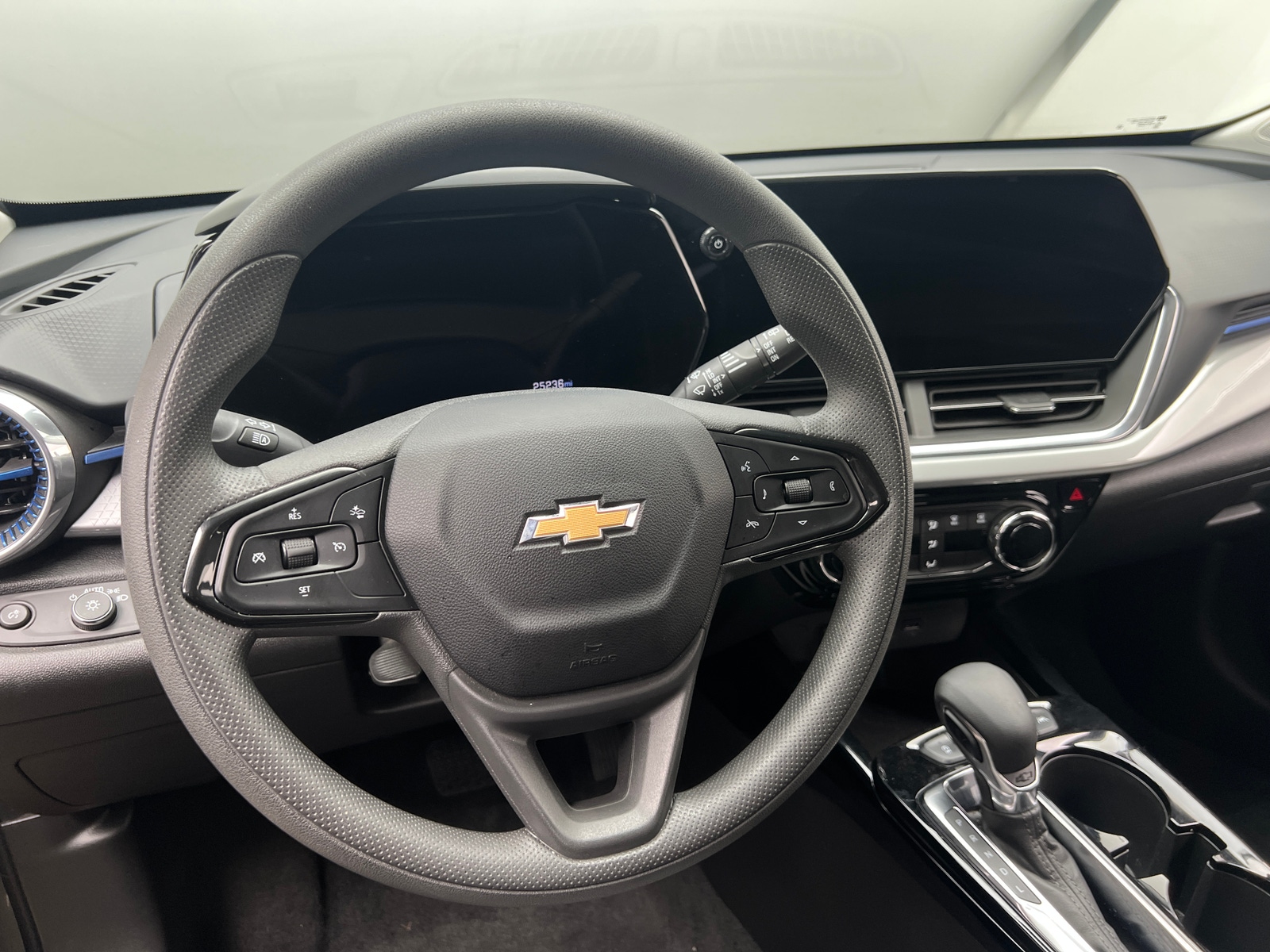 Thumbnail: 2025 Chevrolet Trax - 5