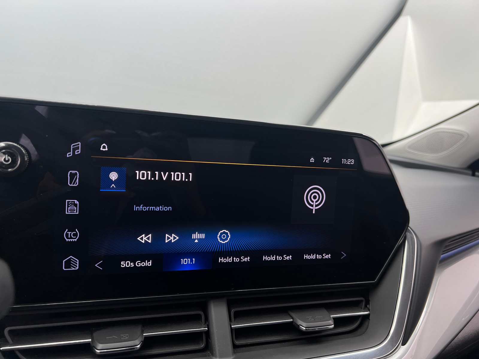 Thumbnail: 2025 Chevrolet Trax - 4