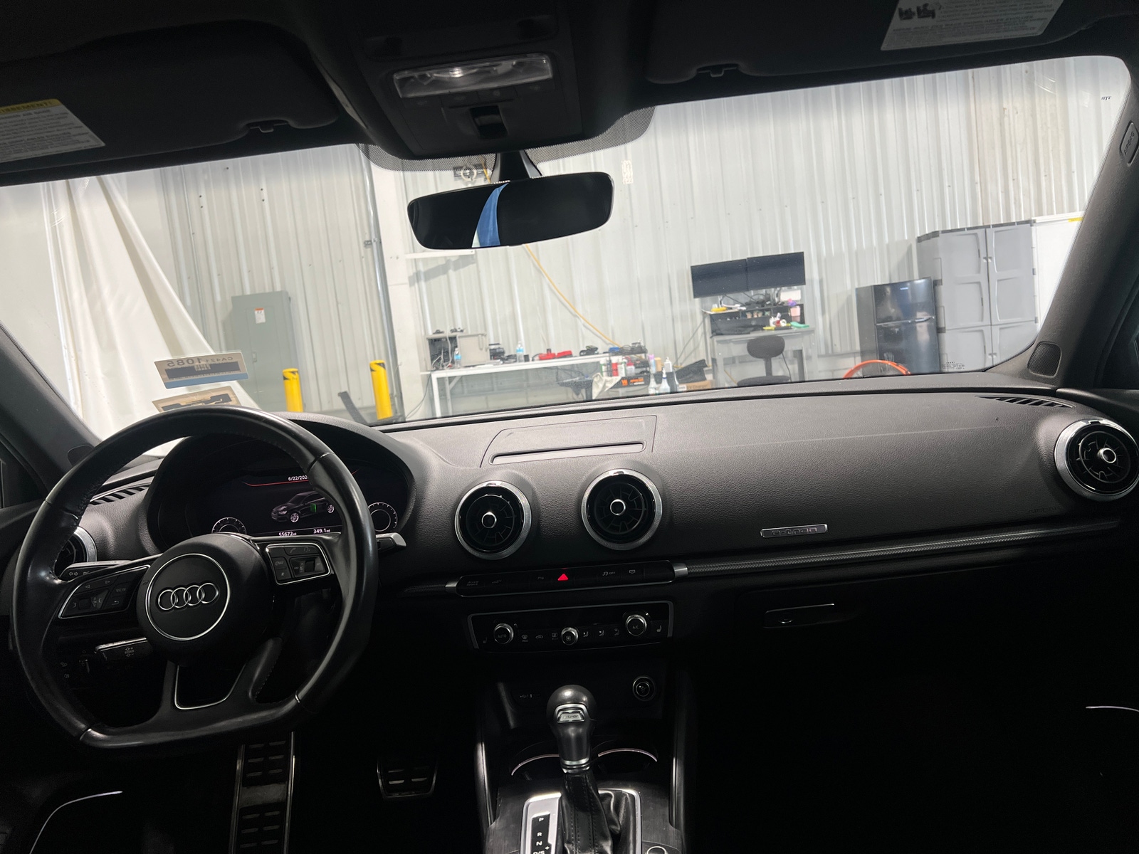 Thumbnail: 2018 Audi A3 e-tron - 2
