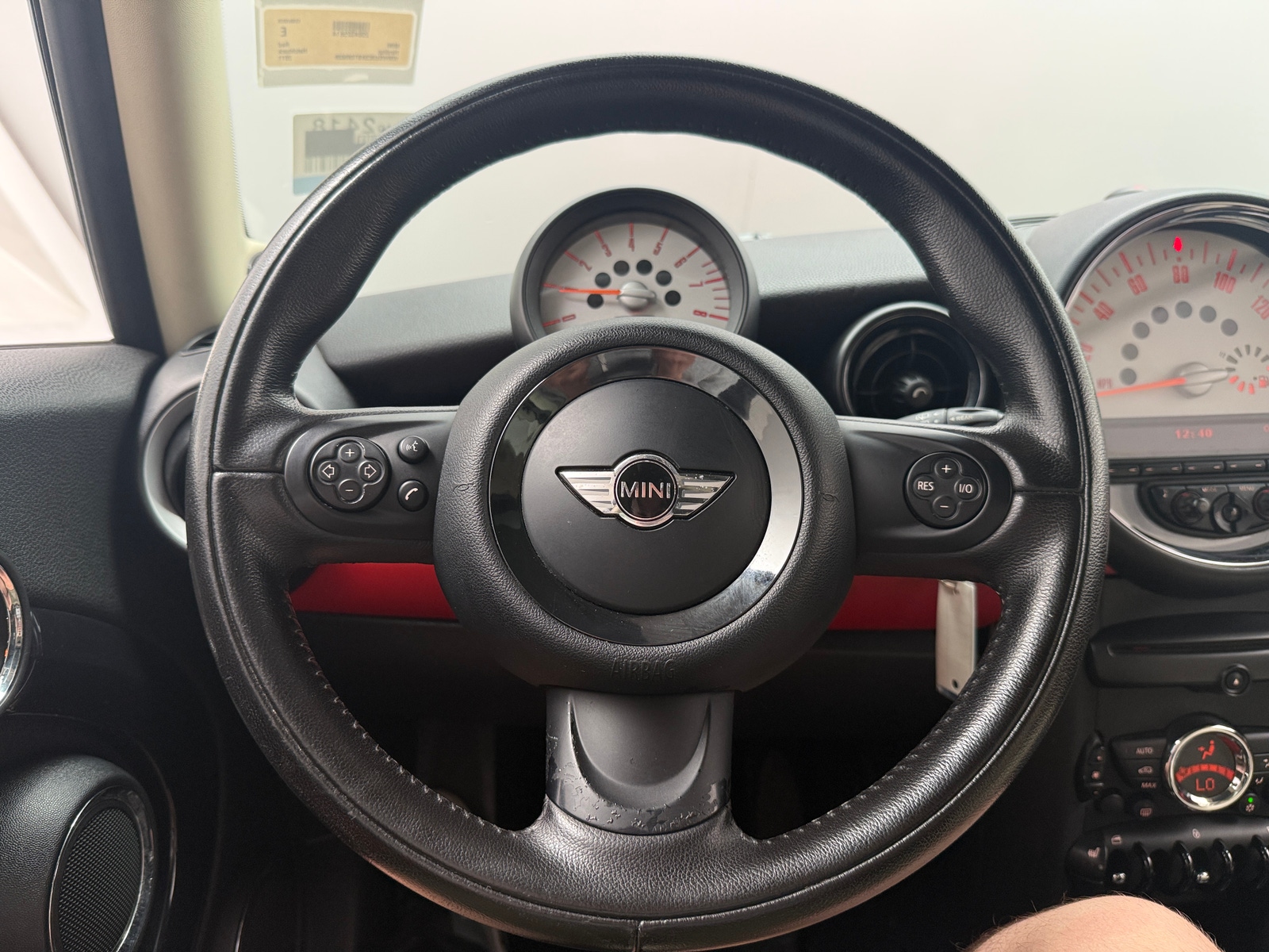 Thumbnail: 2011 MINI Cooper Hardtop - 4