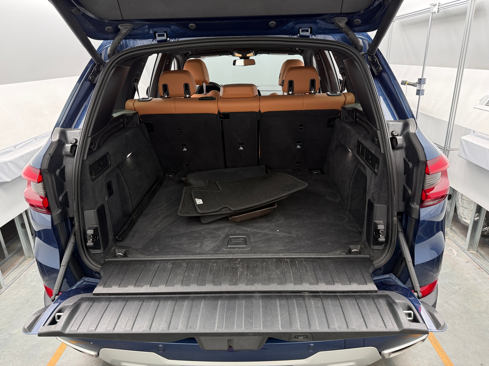 Thumbnail: 2023 BMW X5 - 6