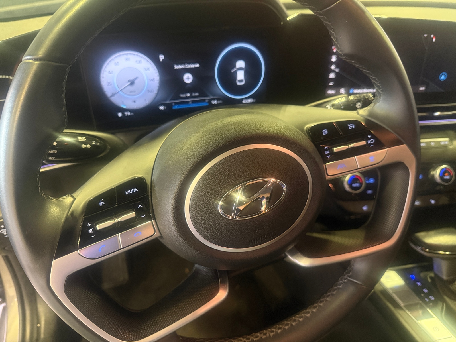 Thumbnail: 2023 Hyundai Elantra - 4